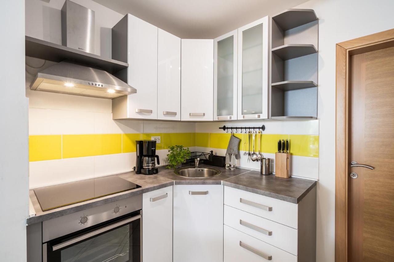 Downtown Apartments Dorian And Nadia Opatija Bagian luar foto
