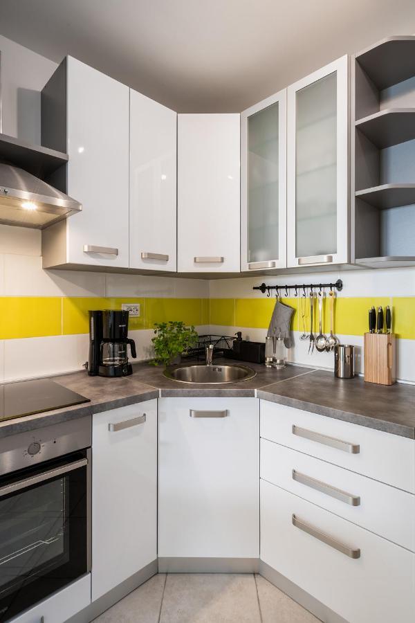 Downtown Apartments Dorian And Nadia Opatija Bagian luar foto