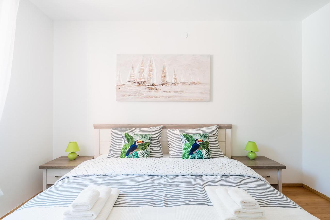 Downtown Apartments Dorian And Nadia Opatija Bagian luar foto