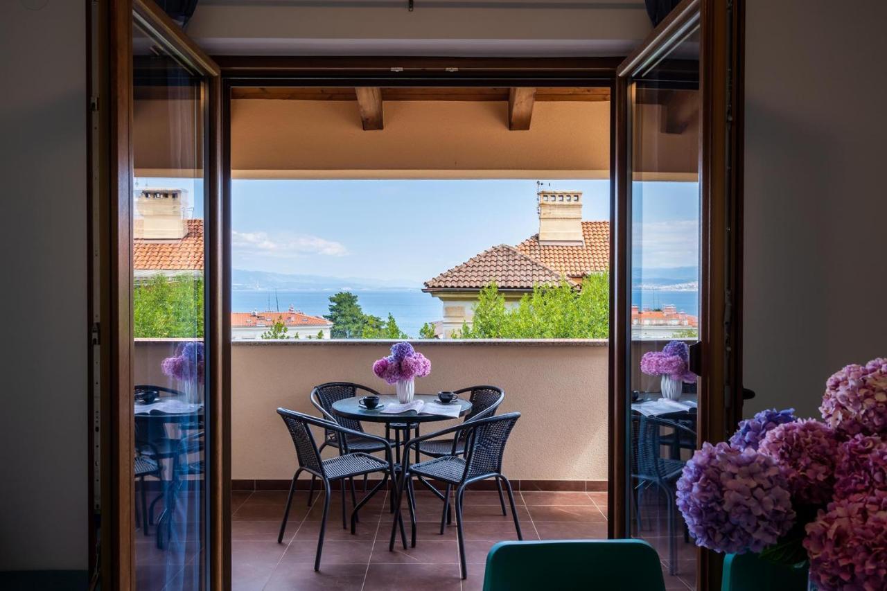 Downtown Apartments Dorian And Nadia Opatija Bagian luar foto