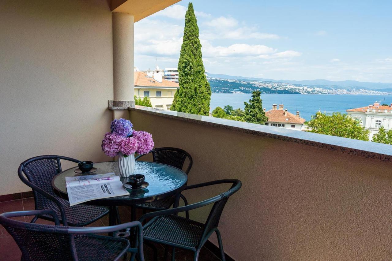 Downtown Apartments Dorian And Nadia Opatija Bagian luar foto
