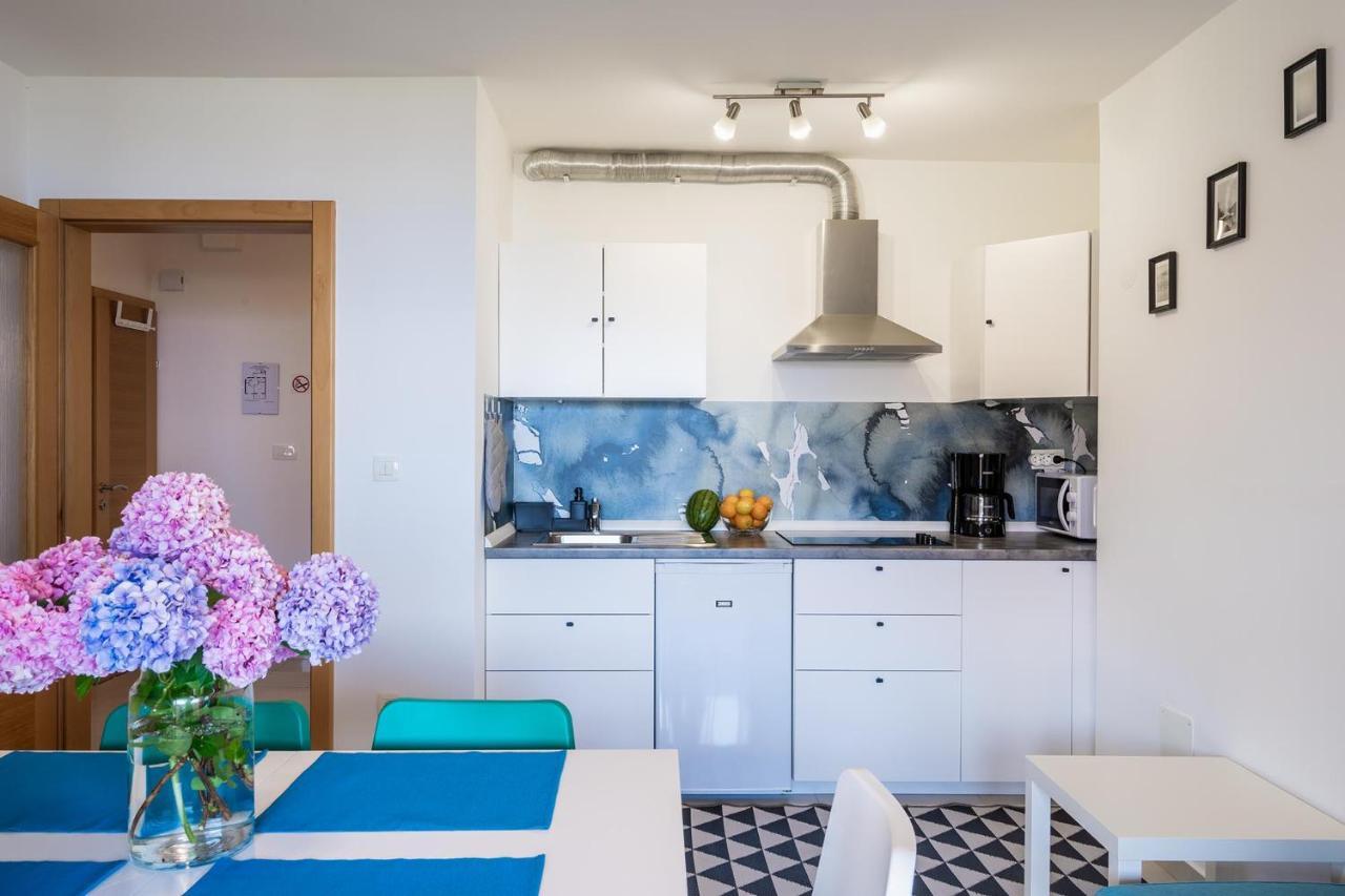 Downtown Apartments Dorian And Nadia Opatija Bagian luar foto