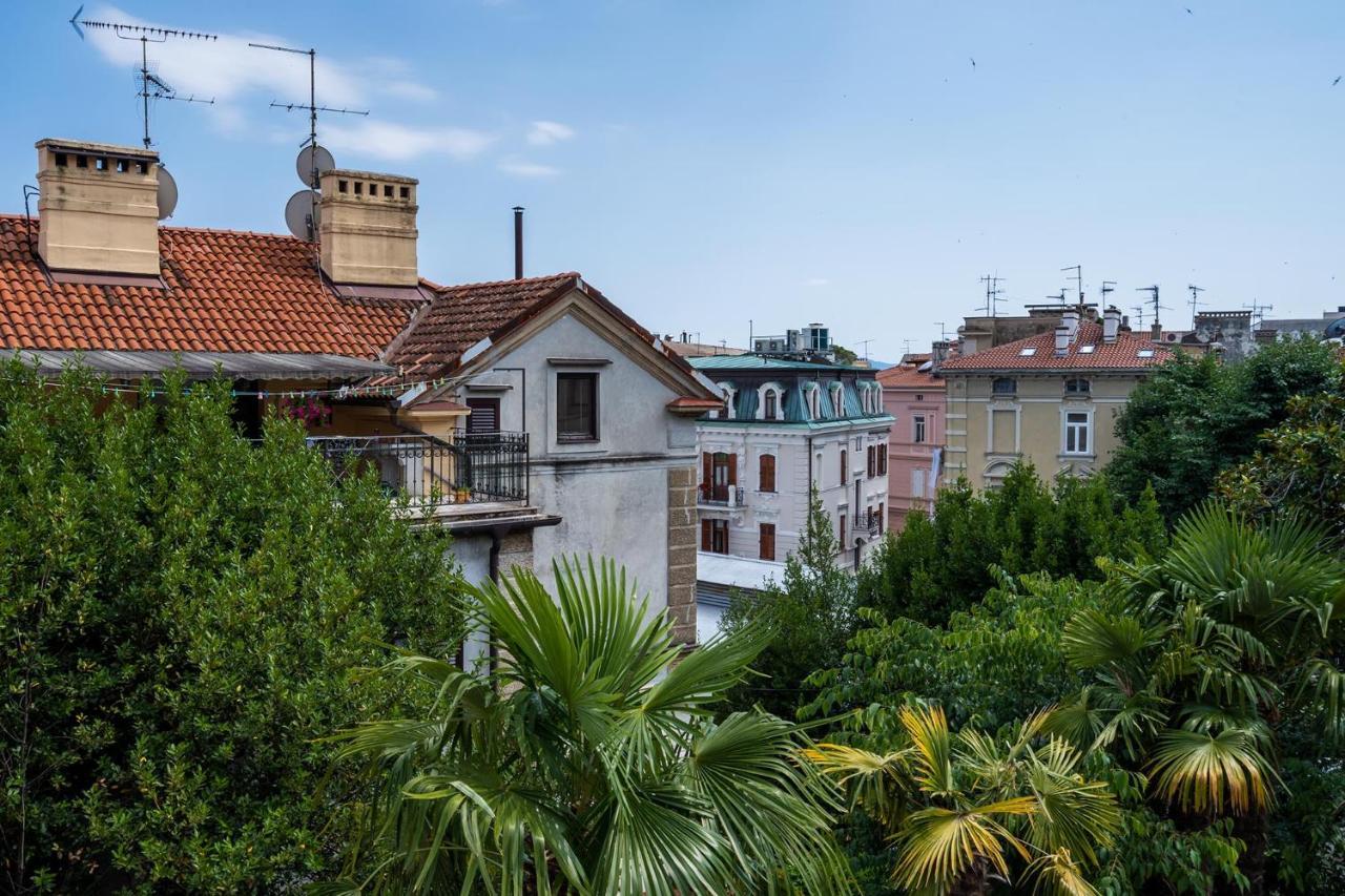 Downtown Apartments Dorian And Nadia Opatija Bagian luar foto