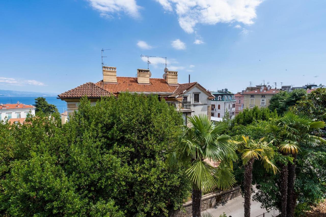Downtown Apartments Dorian And Nadia Opatija Bagian luar foto