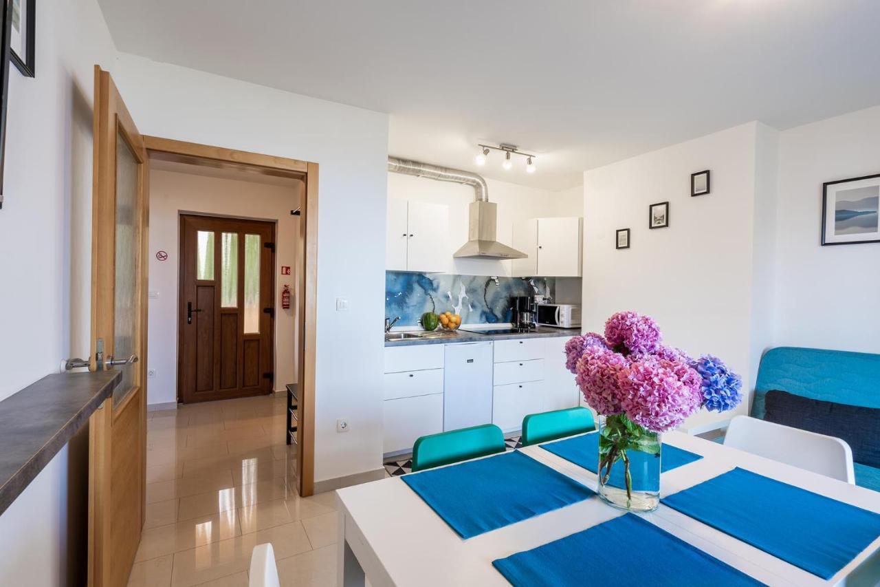 Downtown Apartments Dorian And Nadia Opatija Bagian luar foto